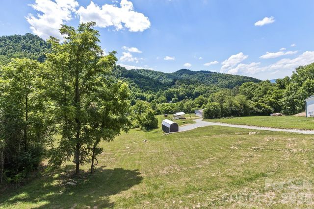 27 Spuds Lane, Weaverville, NC 28787