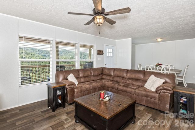 27 Spuds Lane, Weaverville, NC 28787