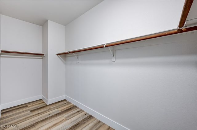 345 Whispering Tree Avenue, Las Vegas, NV 89183