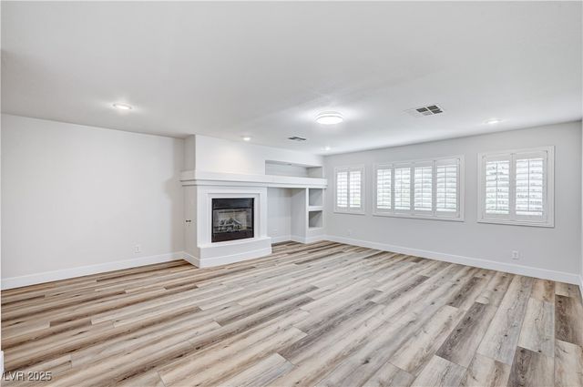 345 Whispering Tree Avenue, Las Vegas, NV 89183