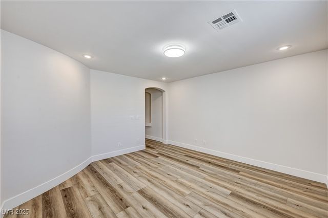 345 Whispering Tree Avenue, Las Vegas, NV 89183