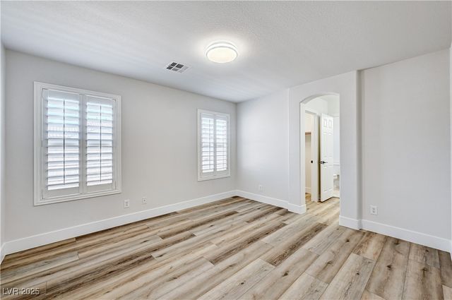 345 Whispering Tree Avenue, Las Vegas, NV 89183