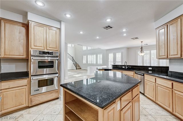 345 Whispering Tree Avenue, Las Vegas, NV 89183