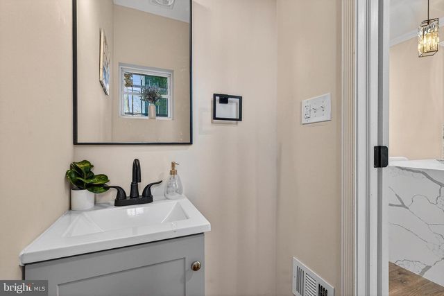 1762 E NORTH AVE, Baltimore, MD 21213