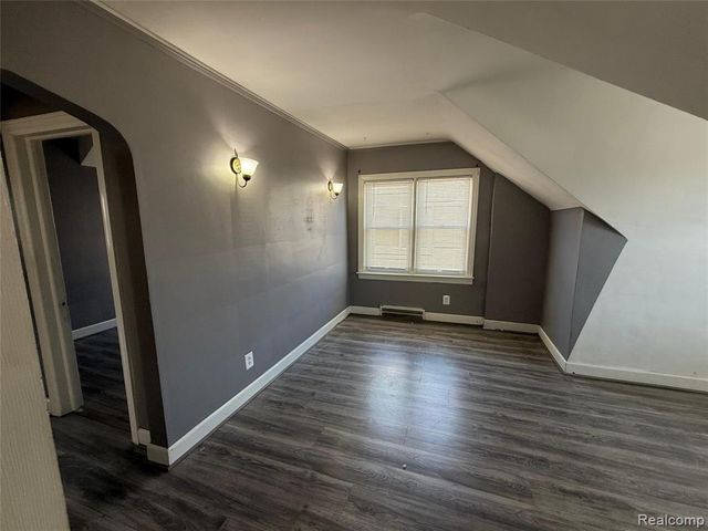 4913 Schlaff Street, Dearborn, MI 48126