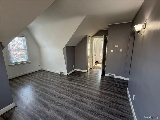 4913 Schlaff Street, Dearborn, MI 48126