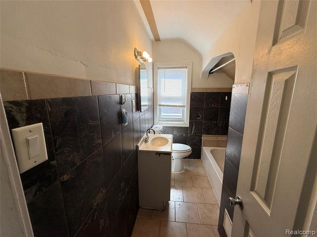 4913 Schlaff Street, Dearborn, MI 48126