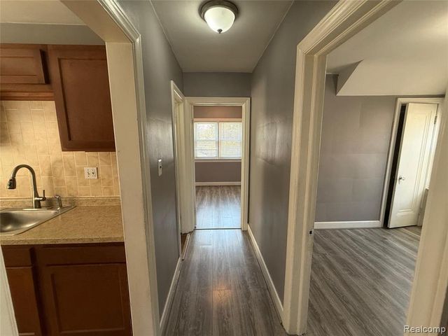 4913 Schlaff Street, Dearborn, MI 48126