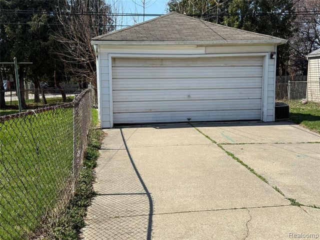 4913 Schlaff Street, Dearborn, MI 48126