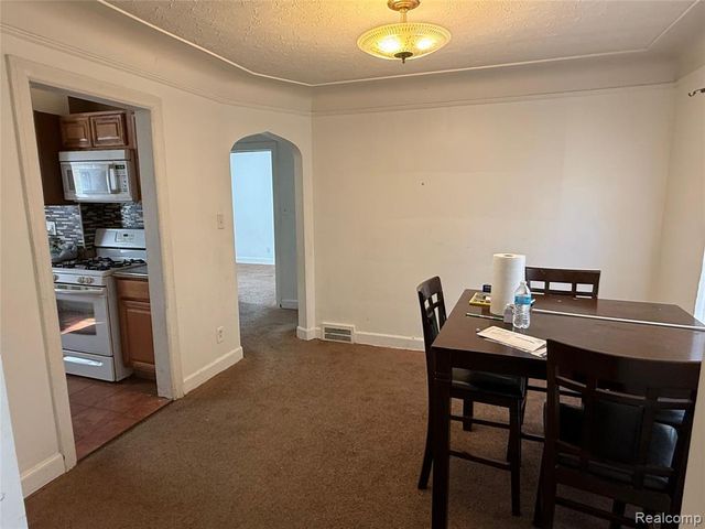 4913 Schlaff Street, Dearborn, MI 48126