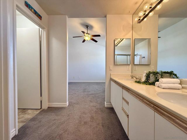 992 S Country Glen Way, Anaheim, CA 92808