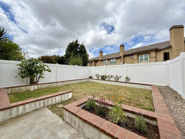 992 S Country Glen Way, Anaheim, CA 92808