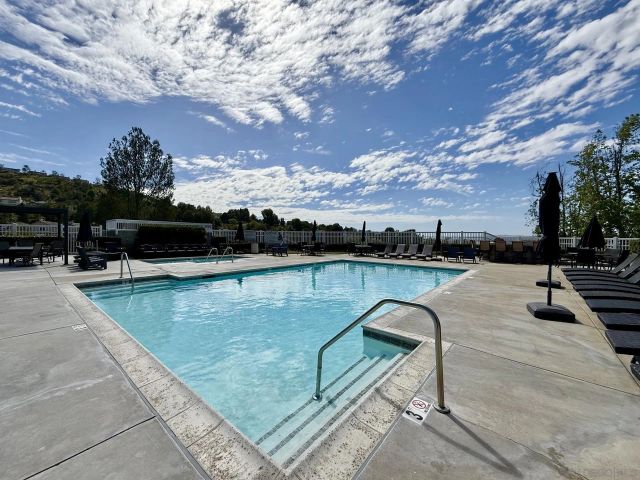 992 S Country Glen Way, Anaheim, CA 92808