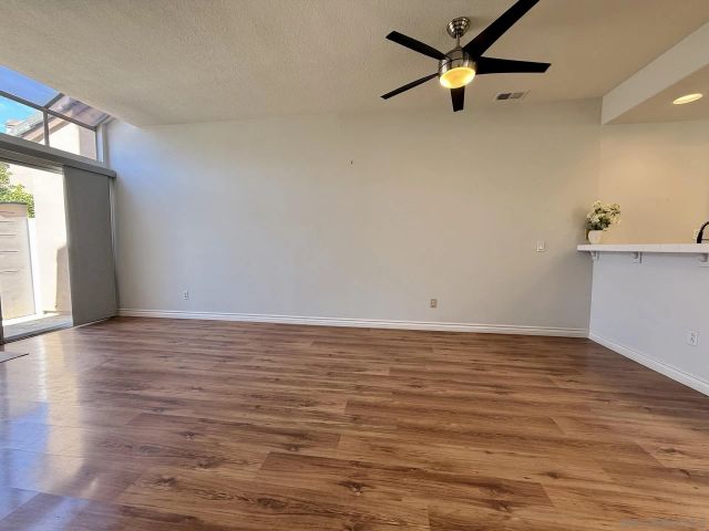 992 S Country Glen Way, Anaheim, CA 92808