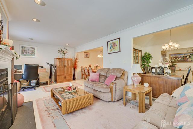 25 Martin Van Buren Drive, Monroe, NJ 08831