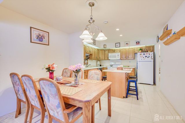 25 Martin Van Buren Drive, Monroe, NJ 08831