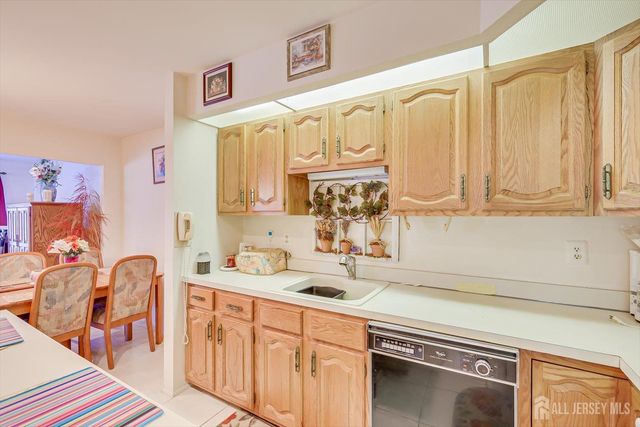 25 Martin Van Buren Drive, Monroe, NJ 08831