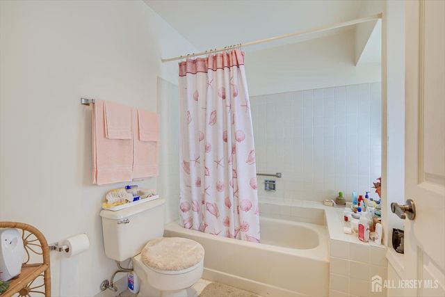 25 Martin Van Buren Drive, Monroe, NJ 08831