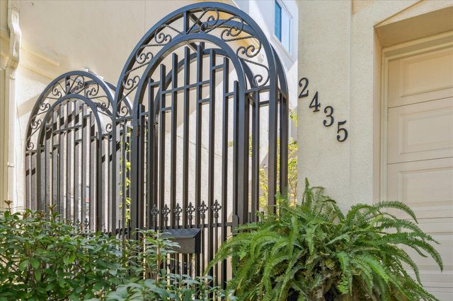 2435 North Boulevard, Houston, TX 77098