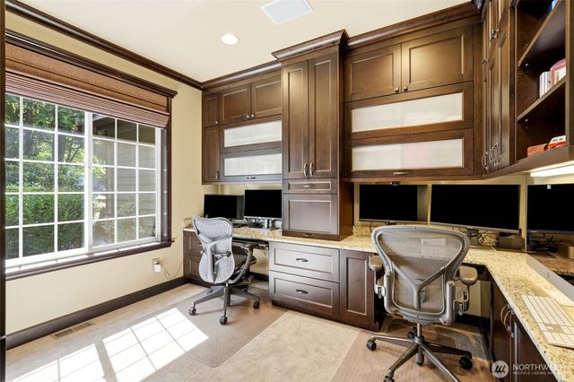 32704 193rd Avenue SE, Kent, WA 98042