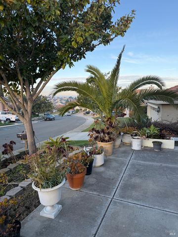 5444 La Salle Way, Vallejo, CA 94591