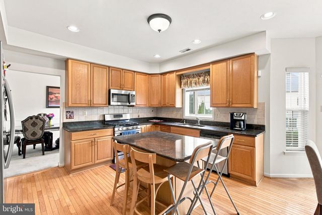 101 TENNYSON LN, North Wales, PA 19454