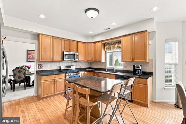 101 TENNYSON LN, North Wales, PA 19454