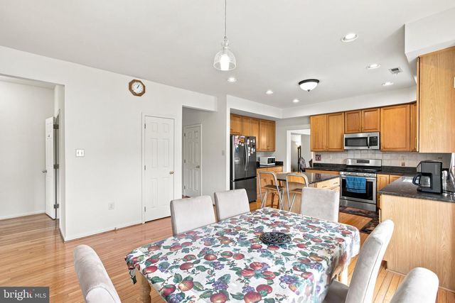 101 TENNYSON LN, North Wales, PA 19454