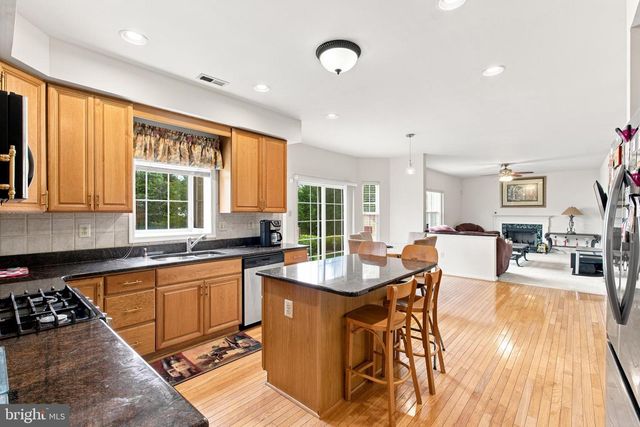 101 TENNYSON LN, North Wales, PA 19454