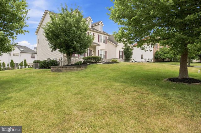 101 TENNYSON LN, North Wales, PA 19454