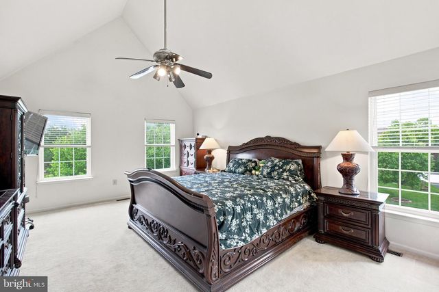 101 TENNYSON LN, North Wales, PA 19454