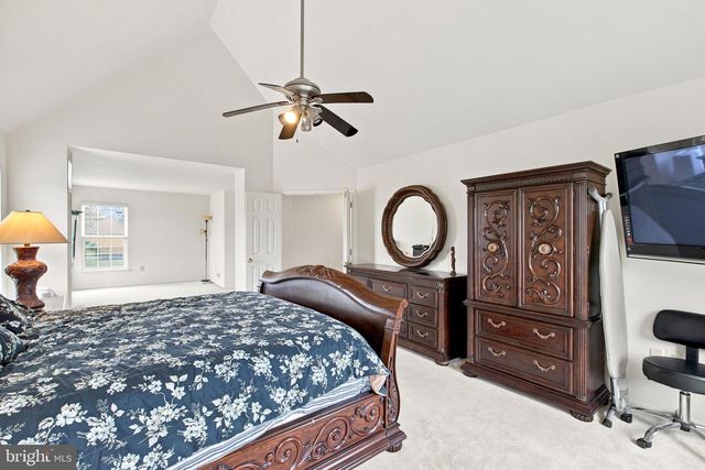 101 TENNYSON LN, North Wales, PA 19454