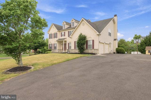 101 TENNYSON LN, North Wales, PA 19454