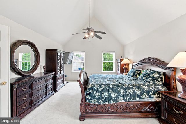 101 TENNYSON LN, North Wales, PA 19454