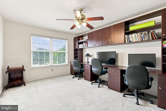 101 TENNYSON LN, North Wales, PA 19454