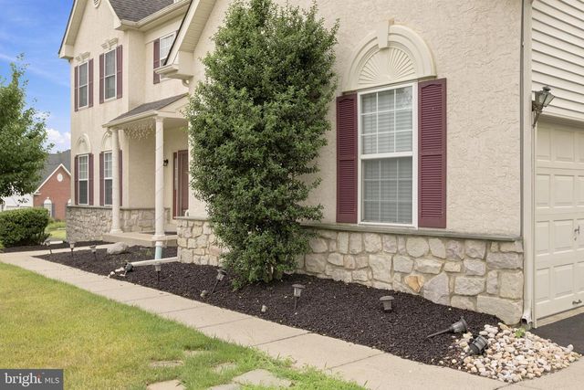 101 TENNYSON LN, North Wales, PA 19454