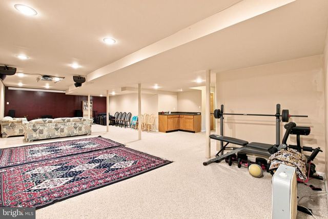 101 TENNYSON LN, North Wales, PA 19454