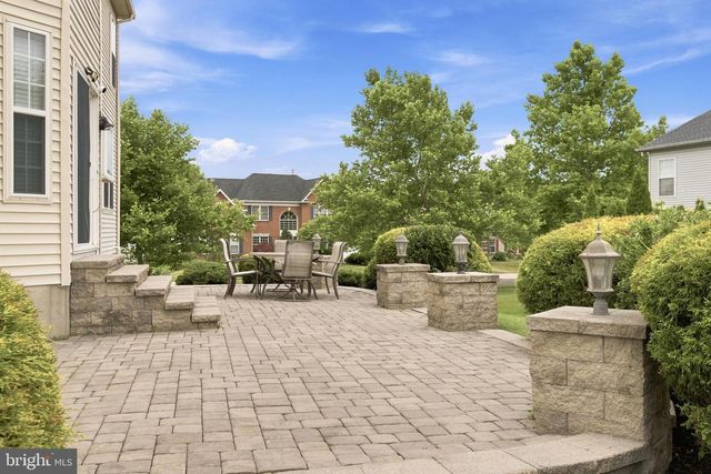 101 TENNYSON LN, North Wales, PA 19454