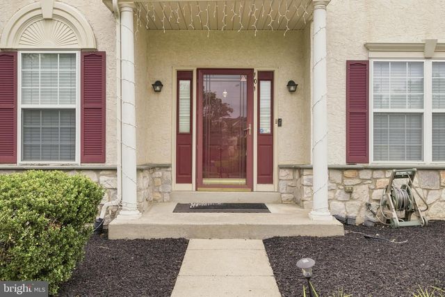101 TENNYSON LN, North Wales, PA 19454