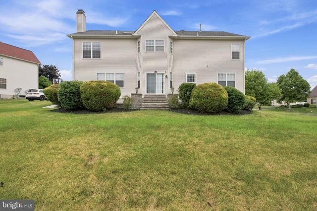 101 TENNYSON LN, North Wales, PA 19454