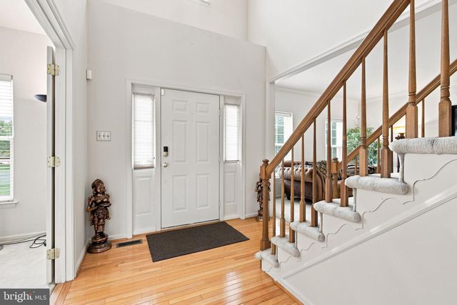 101 TENNYSON LN, North Wales, PA 19454