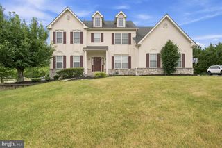 101 TENNYSON LN, North Wales, PA 19454