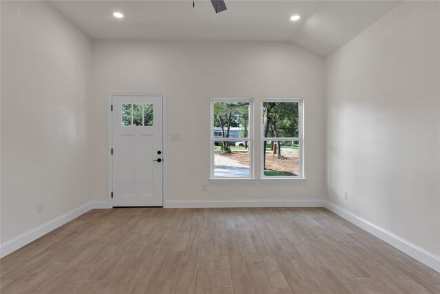 811 SW 28th Street, Mineral Wells, TX 76067