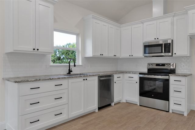 811 SW 28th Street, Mineral Wells, TX 76067