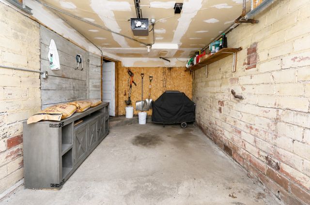 4106 Plainview Drive, Des Moines, IA 50311