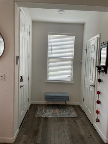 5057 E Whirlabout St, Roseville, CA 95747