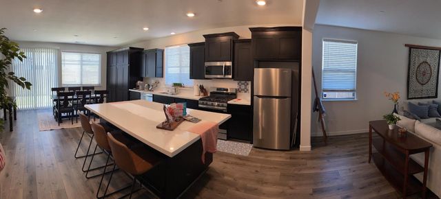 5057 E Whirlabout St, Roseville, CA 95747