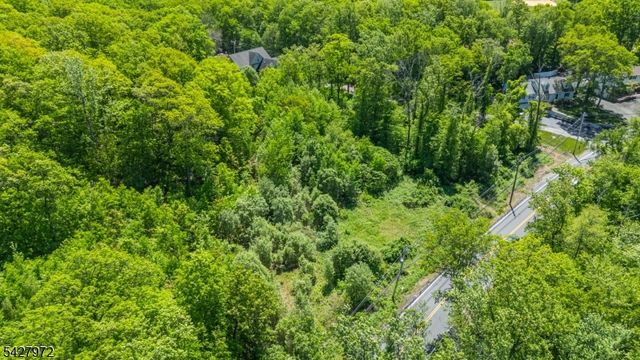 172 Espanong Rd, Jefferson Twp., NJ 07849