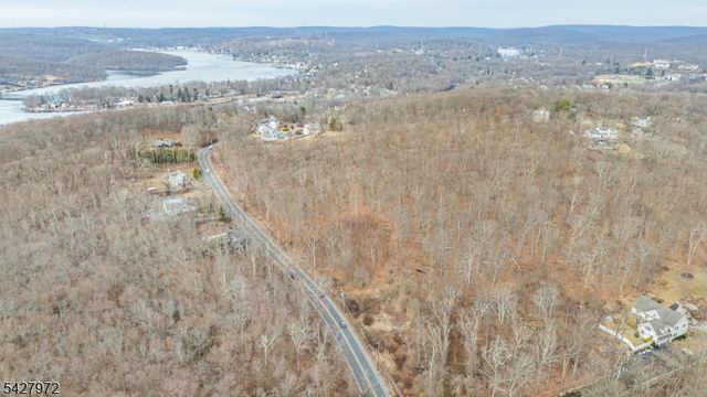 172 Espanong Rd, Jefferson Twp., NJ 07849