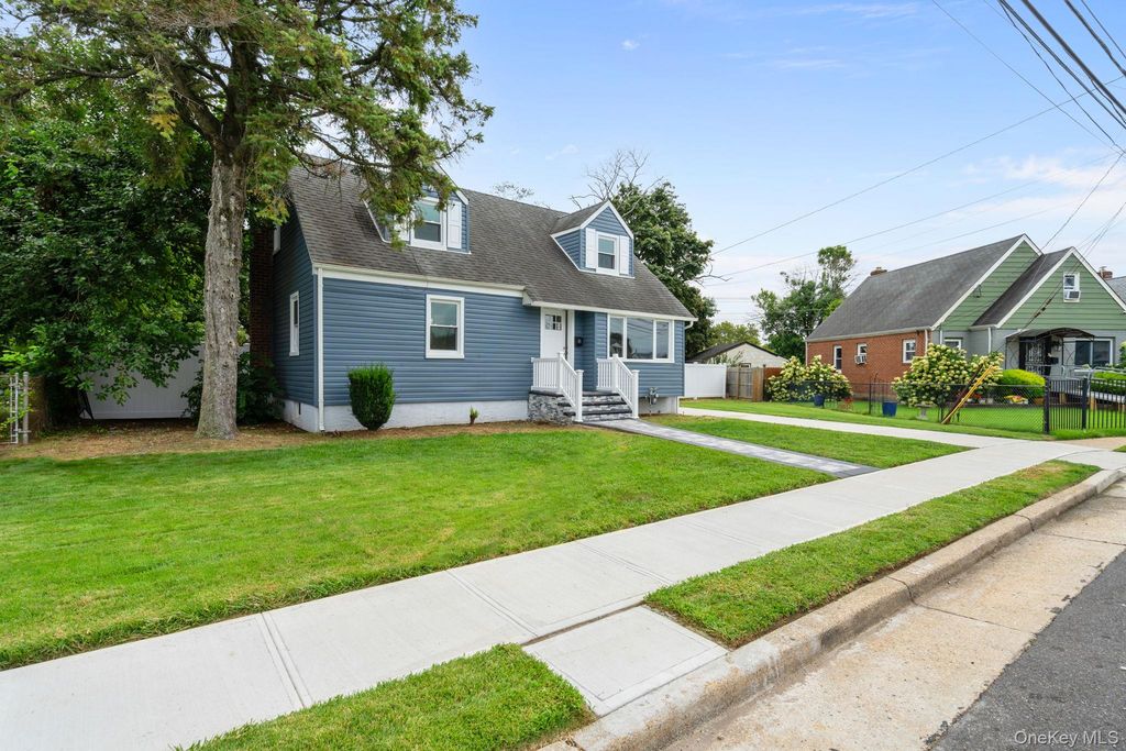 48 Cliff Avenue, Hempstead, NY 11550 — photo 3